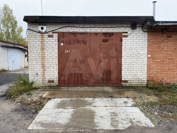 Гараж, > 30 м²