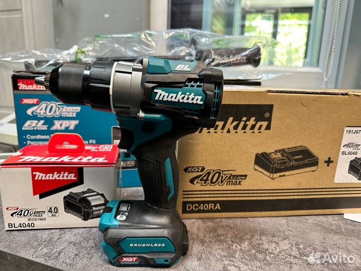 Шуруповерт Makita XGT BL 40В DF001G