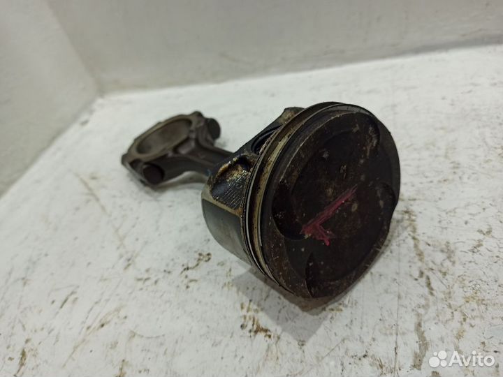 Поршень с шатуном Ниссан