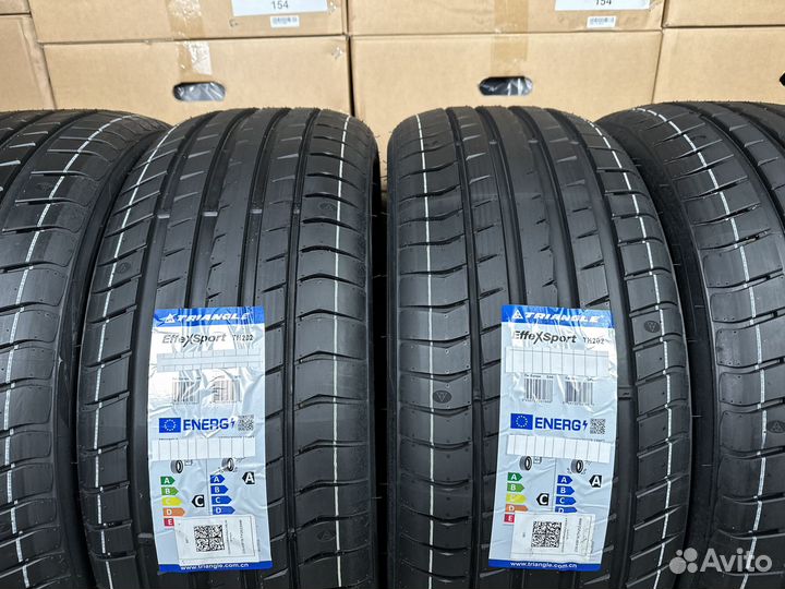 Triangle EffeXSport TH202 225/40 R18 и 245/35 R18 91Y