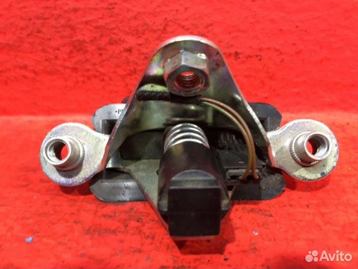 Замок двери багажника Skoda Octavia A5 caxa 1.4