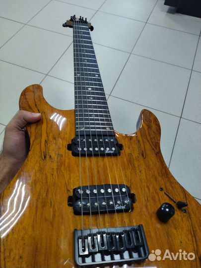 7 струн электрогитара