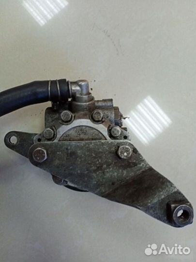 Насос гура Nissan Primera P11 хетчбек CD20T 1997