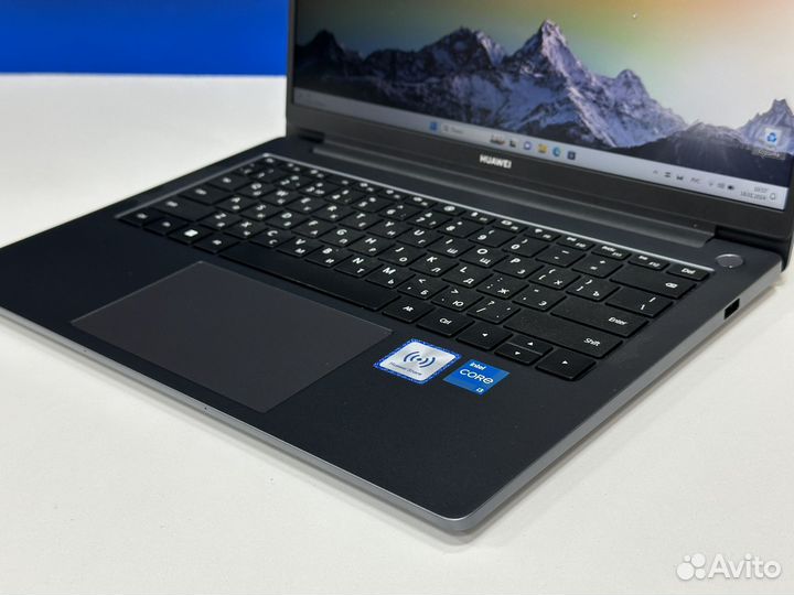 Huawei 14 IPS Core i3 12 6 ядер 8G SSD256g Металл