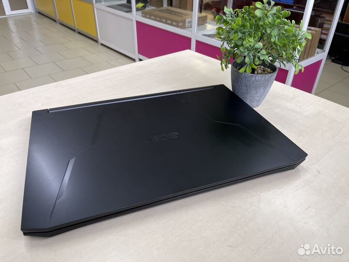 Мега-Игровой Зверь Acer Nitro 17