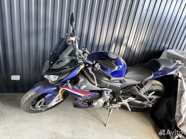 BMW s1000r