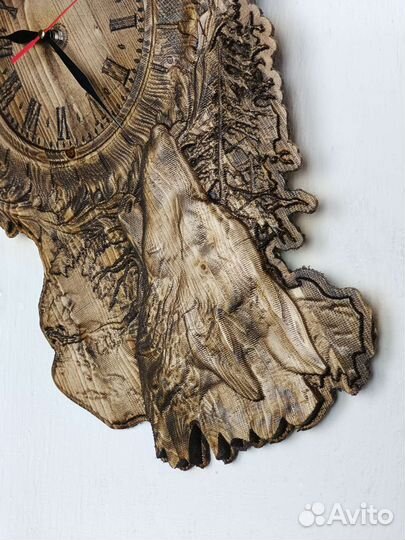 Часы настенные из массива дерева 
