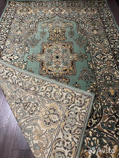 Ковер шерстяной