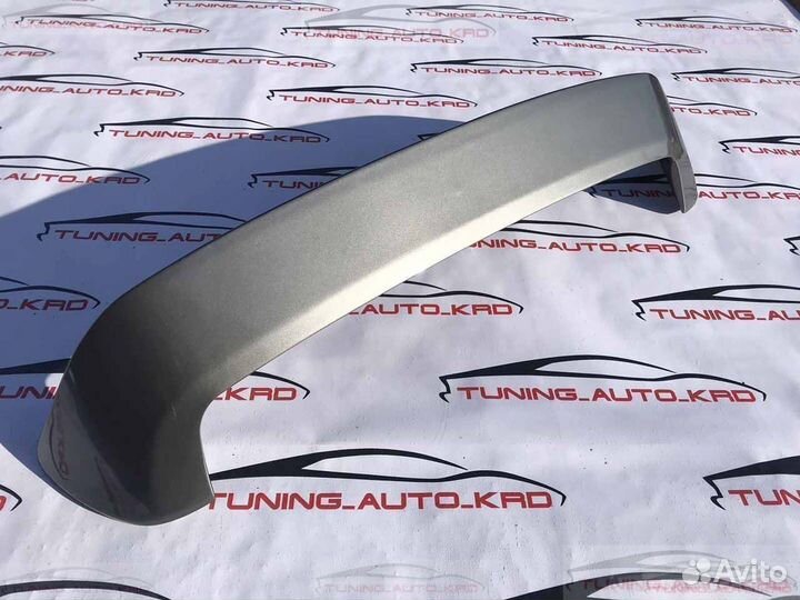 Спойлер на верх Ниссан Nissan Juke L8341