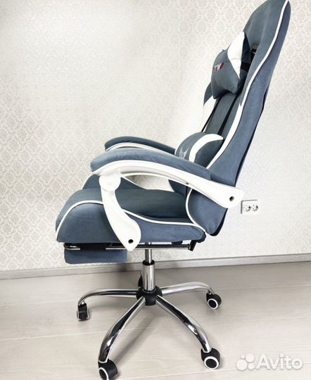Компьютерное кресло из ткани