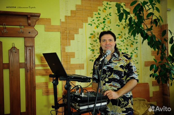 Ведущая-тамада + диджей на свадьбу, юбилей