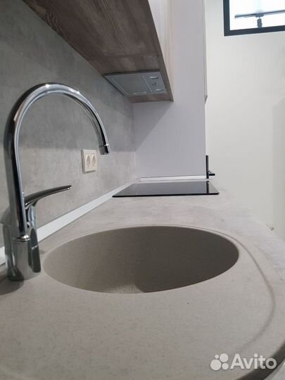 Кухня в потолок