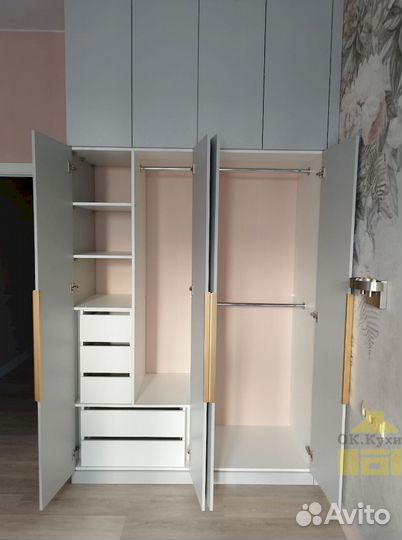 Шкаф купе с зеркалом