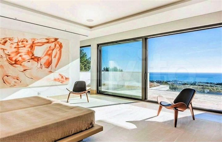 Дом 750 м² на участке 90 сот.