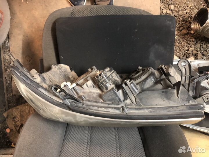 Правая фара toyota land cruiser 200