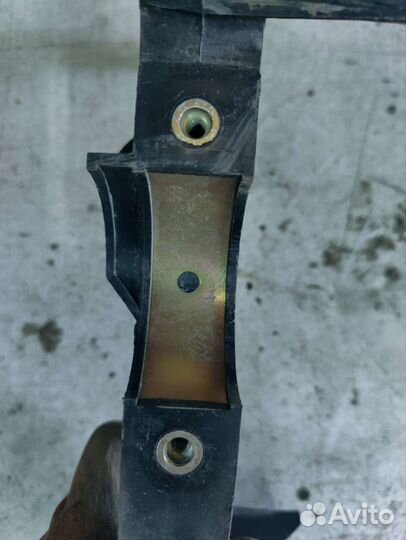 Кронштейн корпуса печки mondeo 2