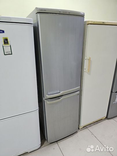 Холодильник Samsung