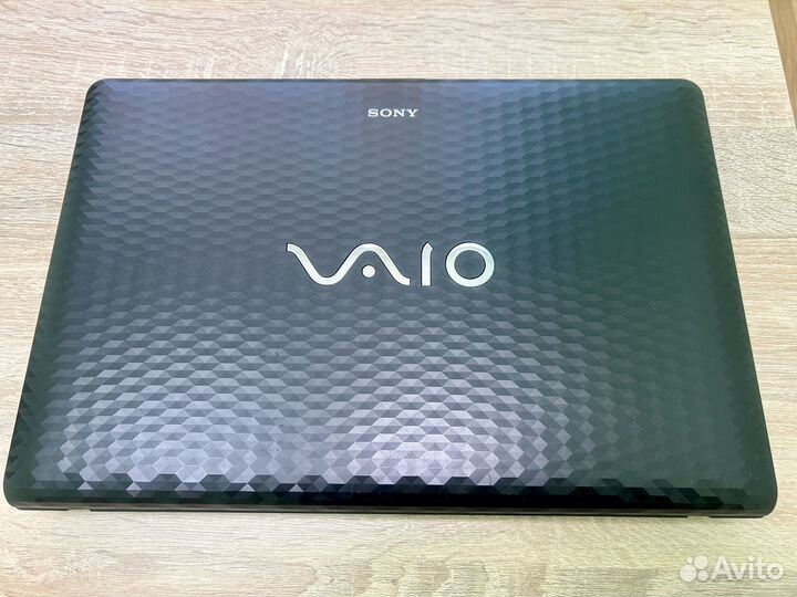 Ноутбук Sony vaio PCG-71812V (VPC-EH3M1R)