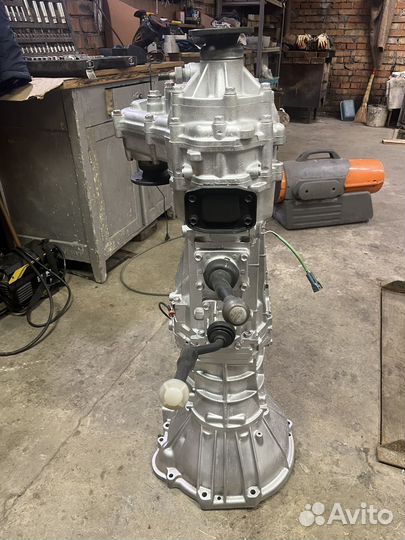 Продам МКПП +раздатка toyota hilux surf YN-61