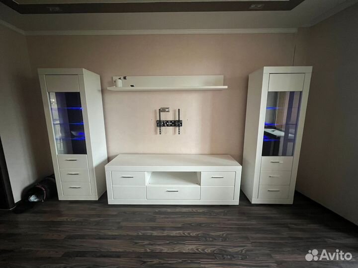 Стенка в гостиную,производитель lazurit