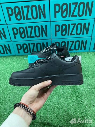 Nike Air Force 1 Supreme Черные Poizon