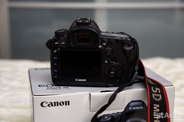 Зеркальный фотоаппарат canon 5D mark iv