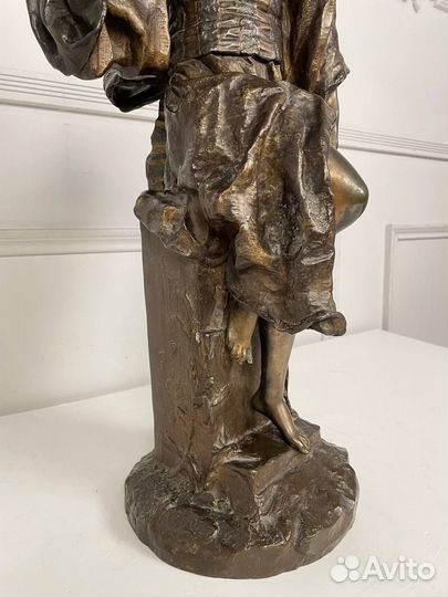 Антикварная скульптура «Гейша»