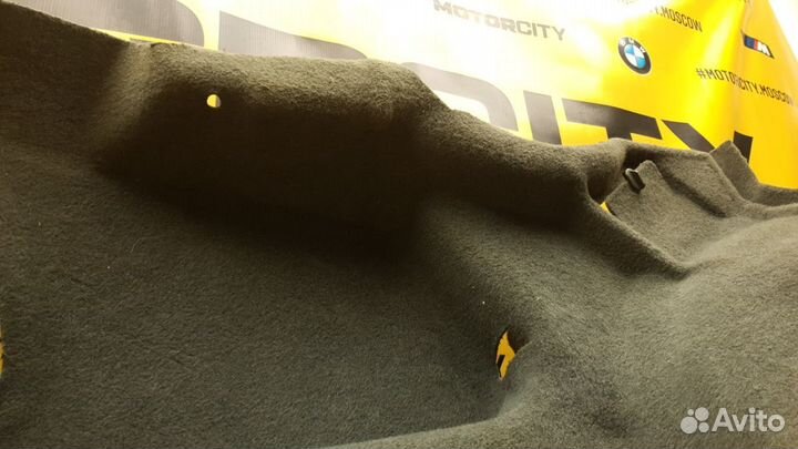 Обшивка багажника задняя Mercedes-Benz W124