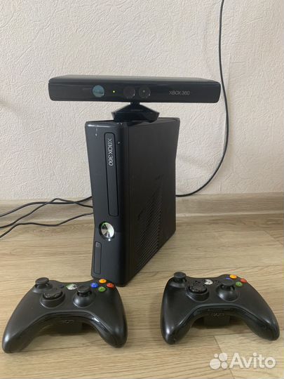 Xbox 360 прошитый+2 геймпада+киннект