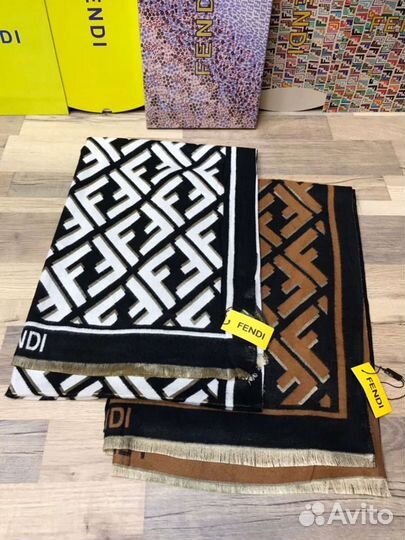 Палантин Fendi