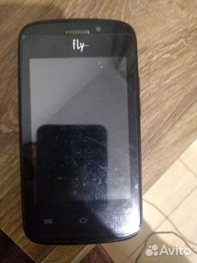 Телефон Fly