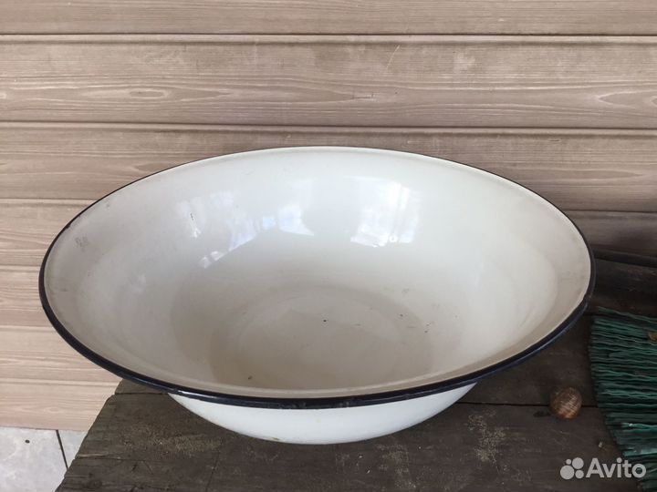2 таза эмалированных больших. СССР