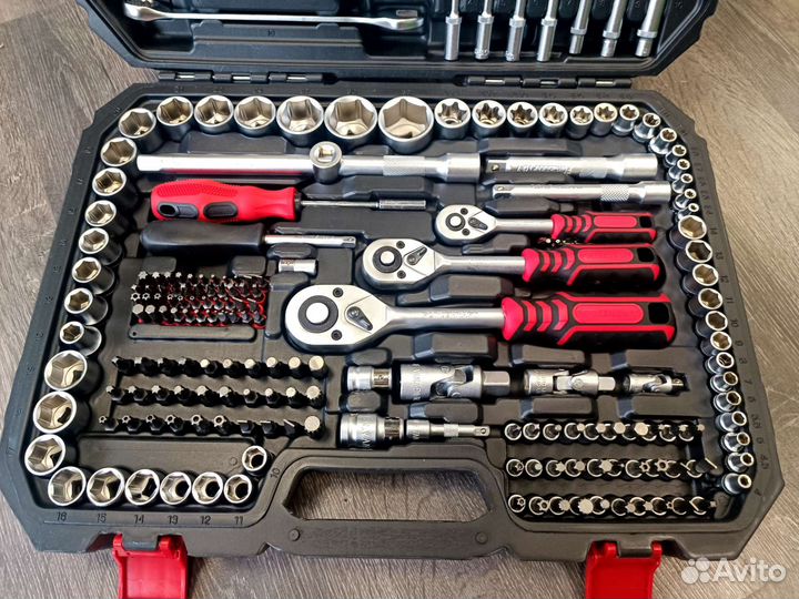 Набор инструментов ForceKraft 216 предметов