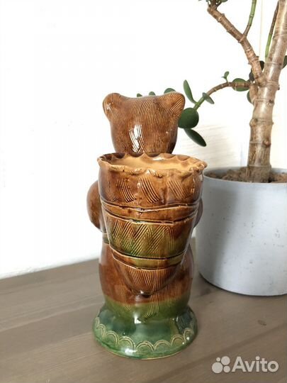 Медведь с корзиной обливная майолика СССР 50-60г.г