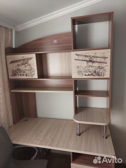 Письменный стол