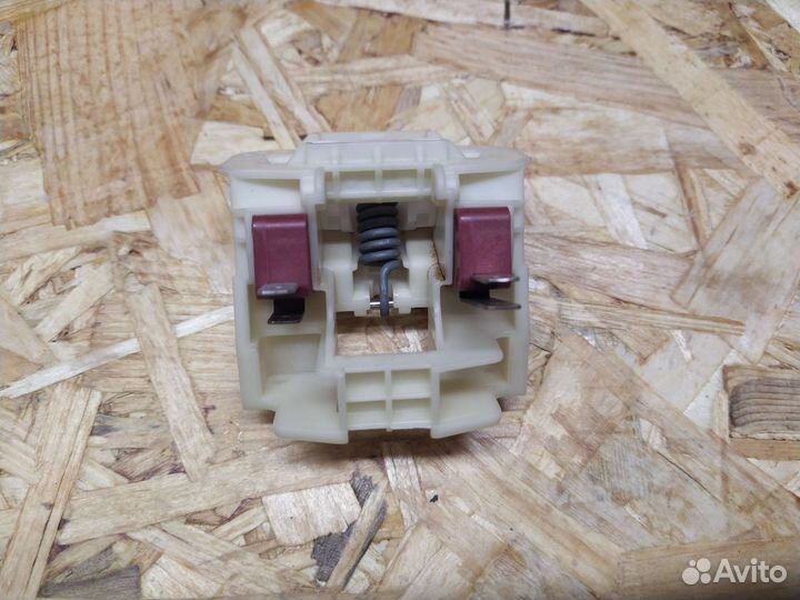 Замок дверцы Gorenje 002017