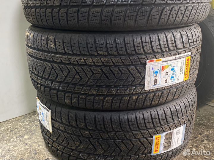 Pirelli Scorpion Winter 285/40 R21