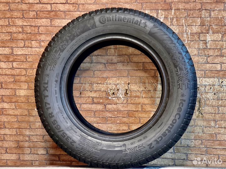 Continental IceContact 2 235/65 R17