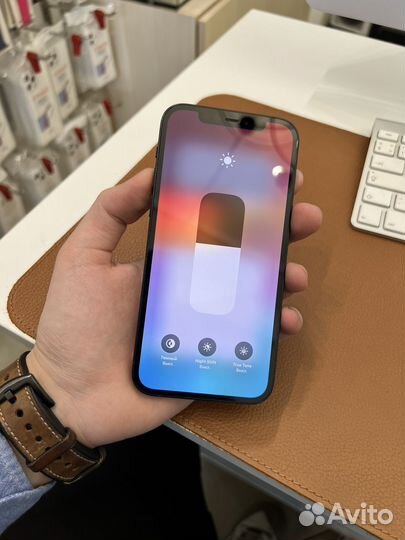 iPhone 12, 64 ГБ