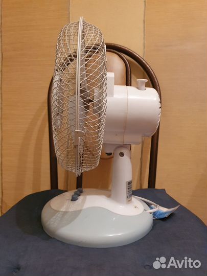 Вентилятор настольный Scarlett на запчасти
