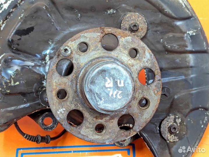 Кулак поворотный передний правый w211 E-class 2