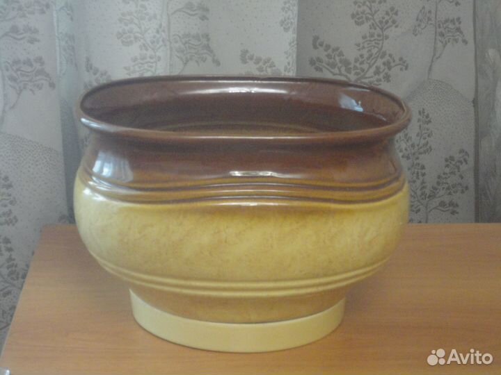 Керамические горшки для цветов. Напольные