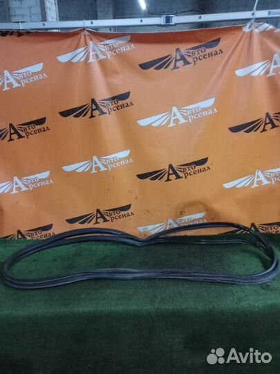 Уплотнительная резинка боковой двери передняя LADA