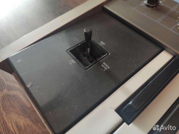 Синтезатор Korg Poly-61