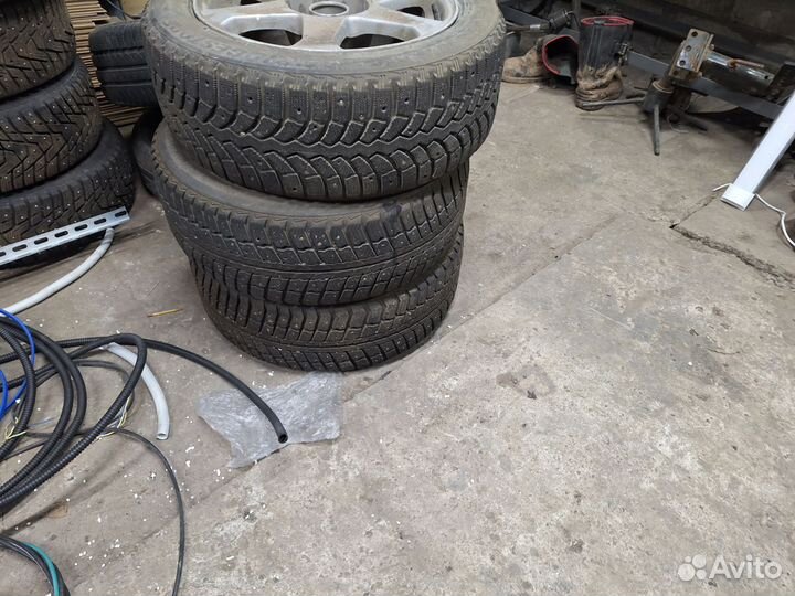Диски литые с зимней резиной 3 шт