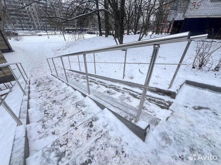 Перила на пандус