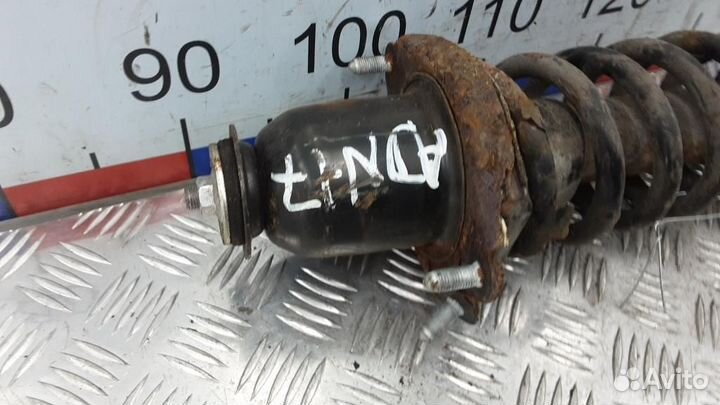 Стойка амортизатора заднего правого Toyota Avensis