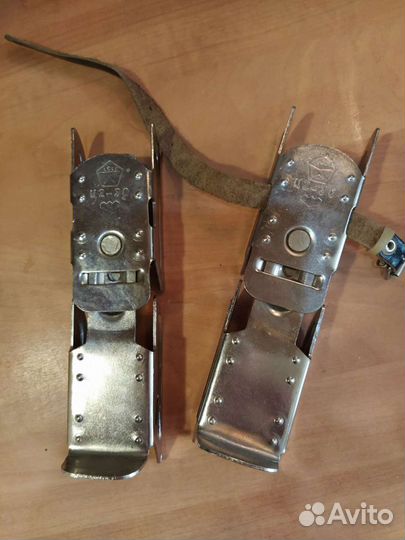 Коньки детские двухполозные, шайба хоккейная СССР