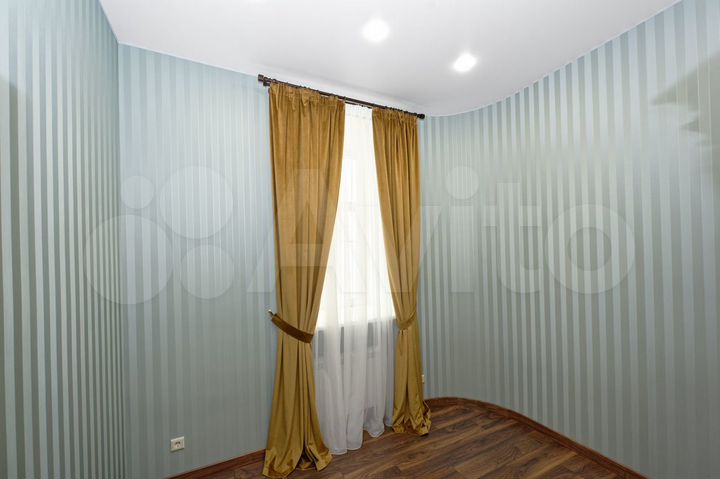 4-к. квартира, 177 м², 3/6 эт.