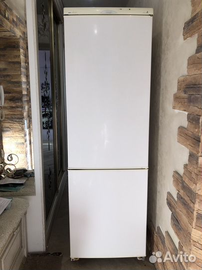 Холодильник бу Snaige